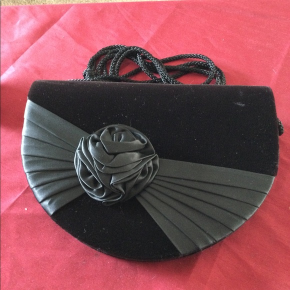 DEC 15 LAST DAY! CLEARANCE: Vintage Eaton Half Moon Velvet Evening Bag - Picture 1 of 6